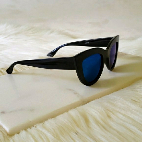 Black Cat Eye Sunglasses Blue Mirrored Lenses - Picture 5 of 8